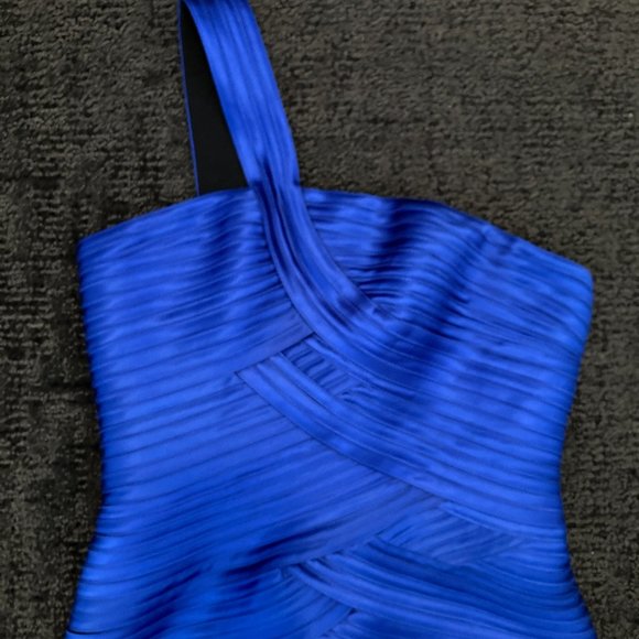 BCBG MAXAZRIA Blue Sapphire One Shoulder Bandage Mini Dress Size 8 - Picture 3 of 8